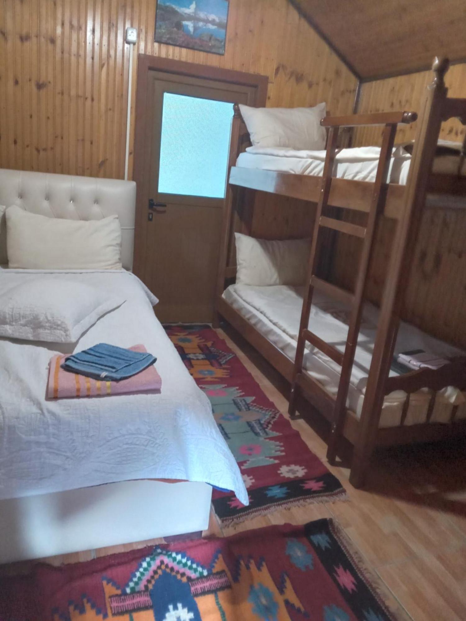 Guesthouse Hamiti Llogara Dukat Rom bilde